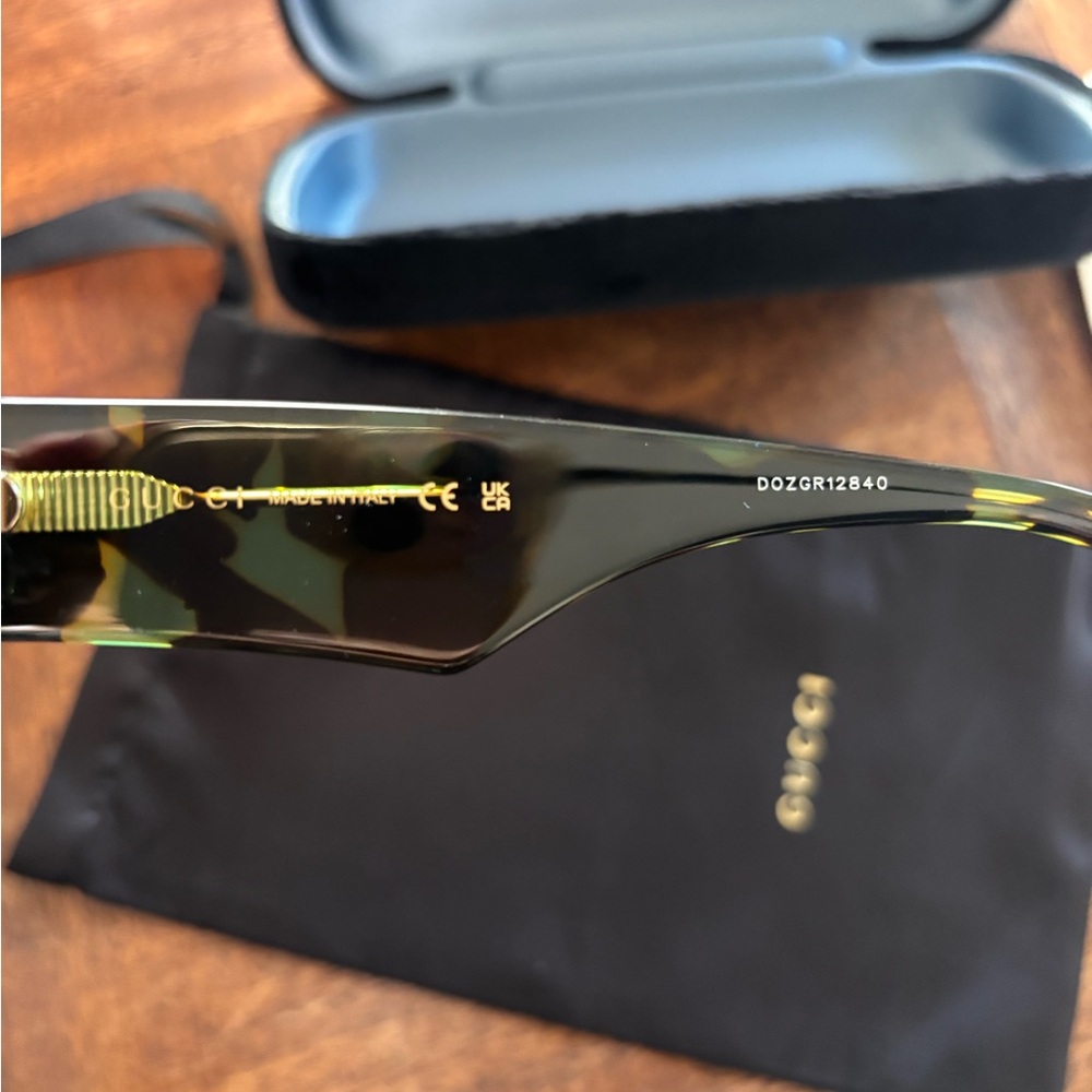 Gucci Rectangular Green Tortoiseshell Sunglasses - image 5